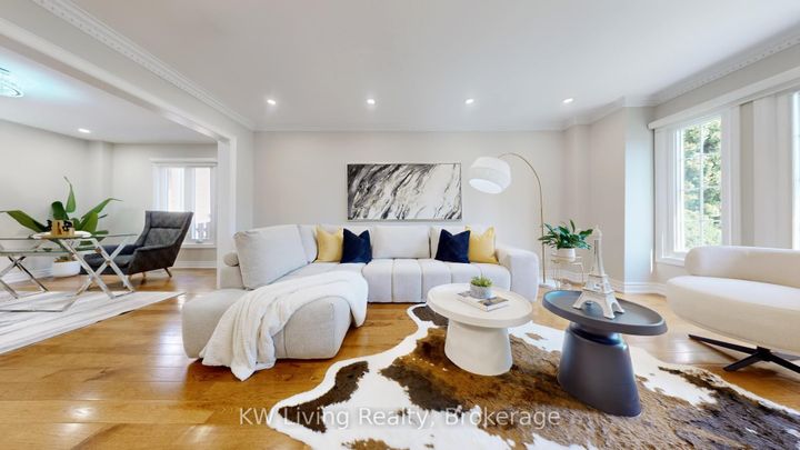 Photo 4 at 45 Chiltern Hill, Bayview Hill, Richmond Hill