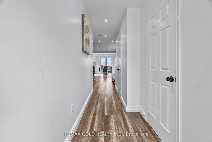 Photo 9 at 3218 Camberwell Drive, Churchill Meadows, Mississauga