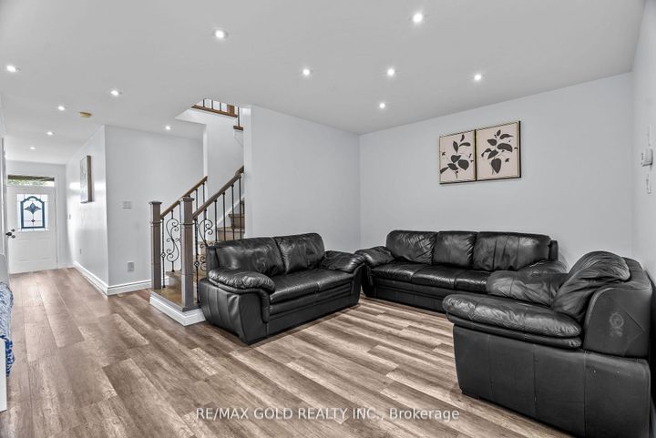 Photo 10 at 3218 Camberwell Drive, Churchill Meadows, Mississauga