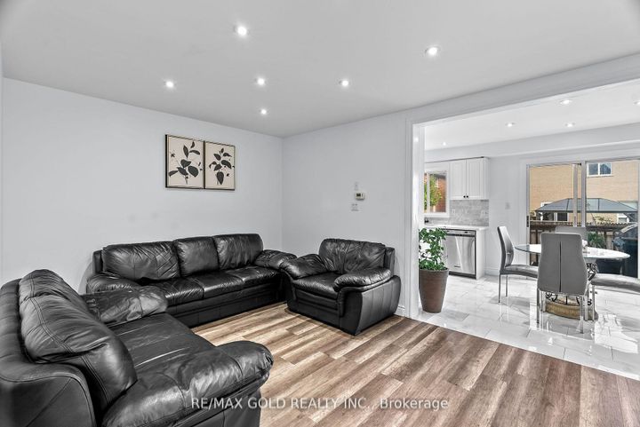 Photo 11 at 3218 Camberwell Drive, Churchill Meadows, Mississauga