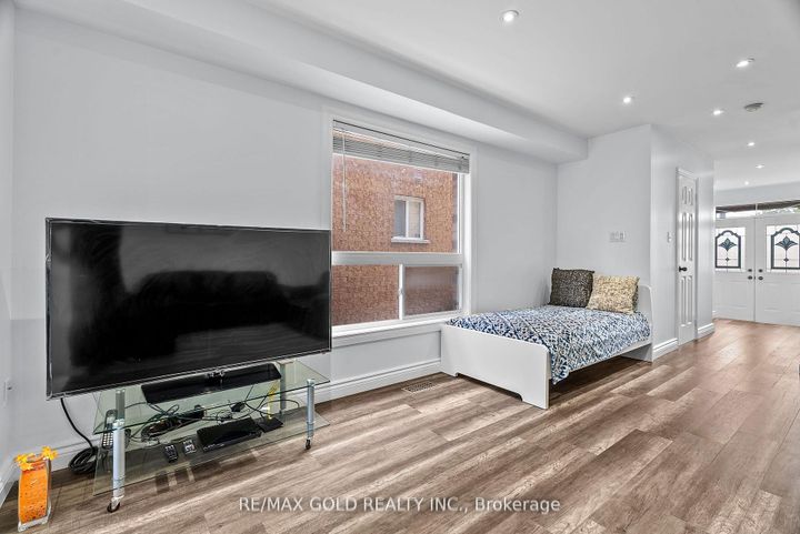 Photo 12 at 3218 Camberwell Drive, Churchill Meadows, Mississauga