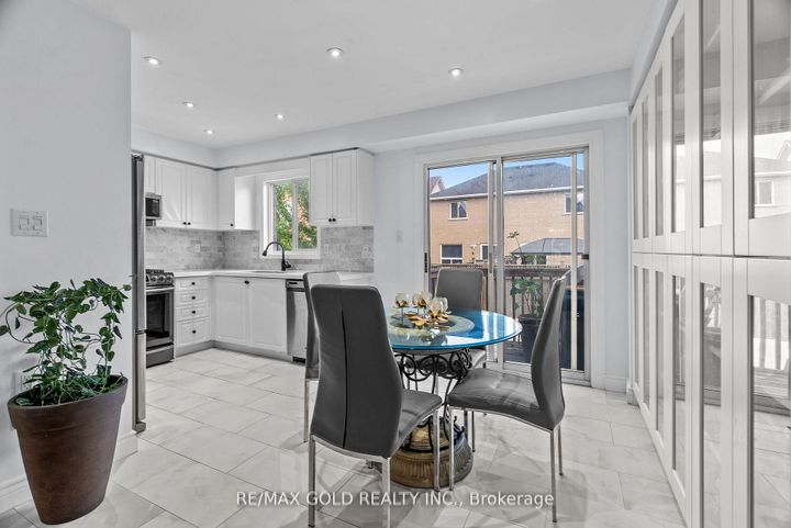 Photo 13 at 3218 Camberwell Drive, Churchill Meadows, Mississauga