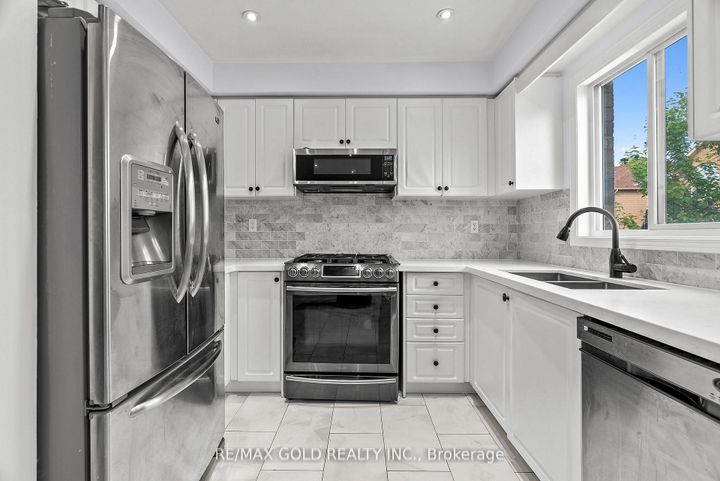 Photo 15 at 3218 Camberwell Drive, Churchill Meadows, Mississauga