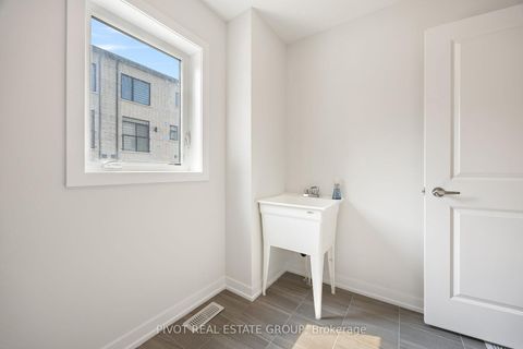 Photo 7 at 26 Danielle Moore Circle, Bendale, Toronto