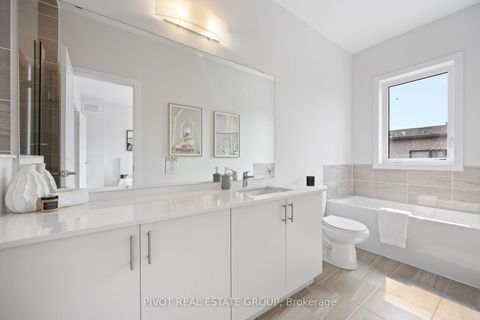 Photo 32 at 26 Danielle Moore Circle, Bendale, Toronto