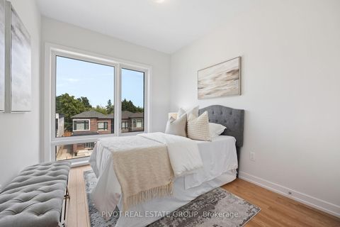 Photo 37 at 26 Danielle Moore Circle, Bendale, Toronto
