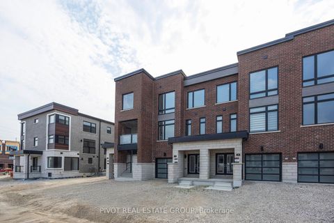 Photo 43 at 26 Danielle Moore Circle, Bendale, Toronto