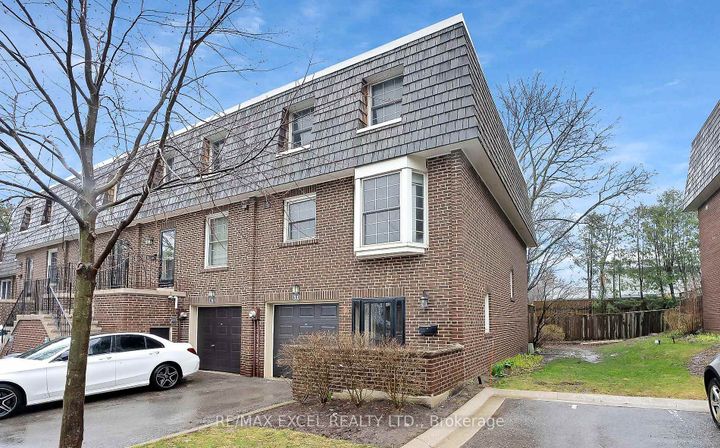 Photo 1 at 11 Stonedale Placeway, Don Mills, Toronto