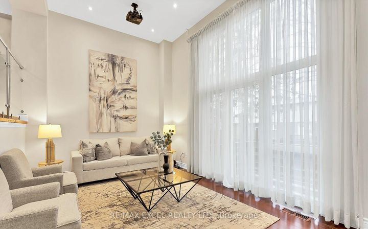 Photo 3 at 11 Stonedale Placeway, Don Mills, Toronto