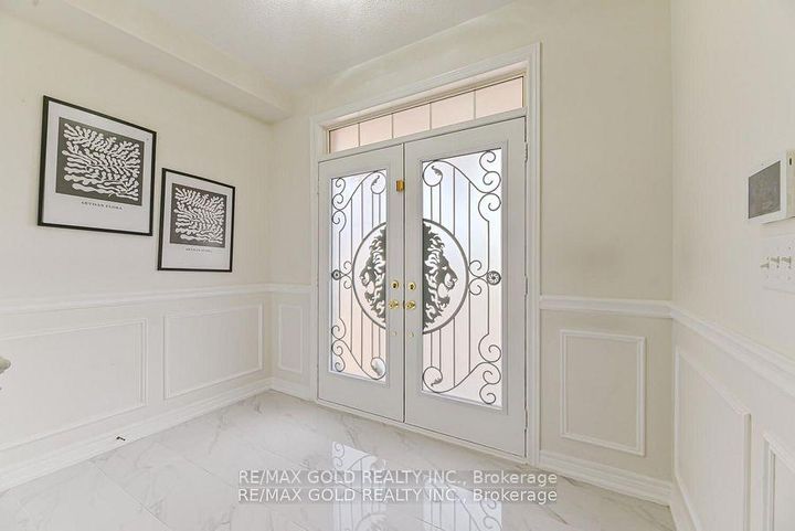 Photo 1 at 9 Natronia Trail, Bram East, Brampton