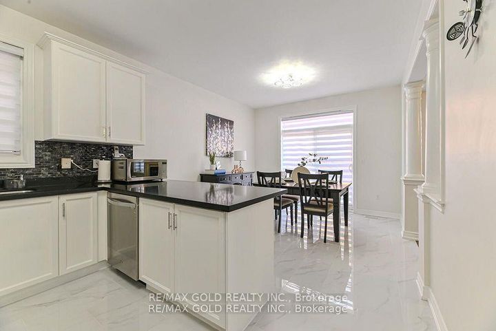 Photo 11 at 9 Natronia Trail, Bram East, Brampton