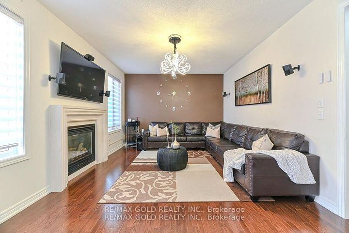 Photo 14 at 9 Natronia Trail, Bram East, Brampton