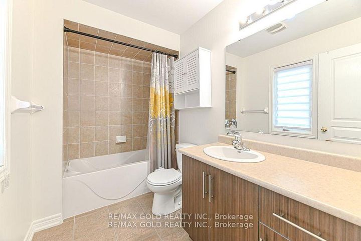 Photo 26 at 9 Natronia Trail, Bram East, Brampton