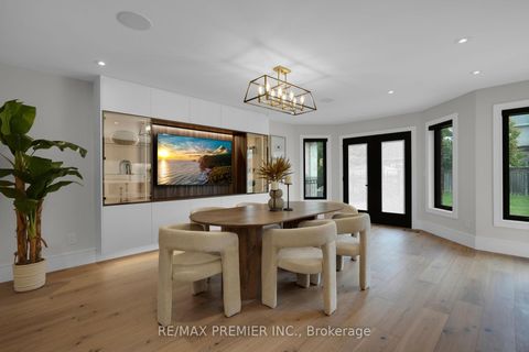 Photo 12 at 19 Polo Crescent, East Woodbridge, Vaughan