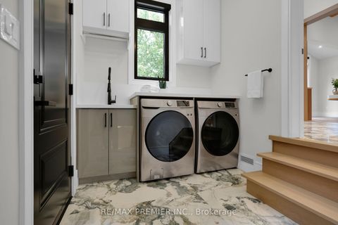 Photo 18 at 19 Polo Crescent, East Woodbridge, Vaughan