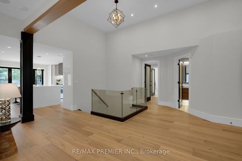 Photo 21 at 19 Polo Crescent, East Woodbridge, Vaughan