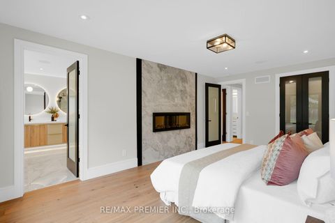Photo 23 at 19 Polo Crescent, East Woodbridge, Vaughan