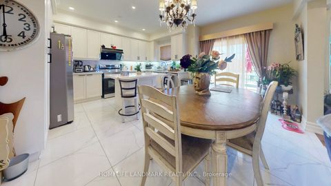 Photo 7 at 36 Allison Ann Way, Patterson, Vaughan