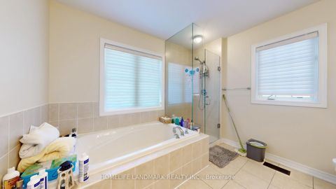 Photo 21 at 36 Allison Ann Way, Patterson, Vaughan