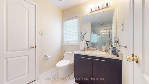 Photo 24 at 36 Allison Ann Way, Patterson, Vaughan