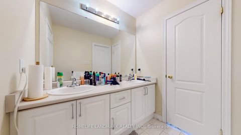 Photo 27 at 36 Allison Ann Way, Patterson, Vaughan