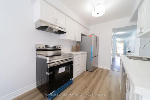 Photo 8 at 39 - 1230 Kirstie Court, CP College Park, Oakville