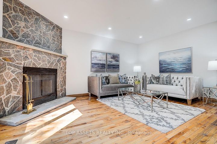 Photo 8 at 88 Darby Court, Rouge E11, Toronto