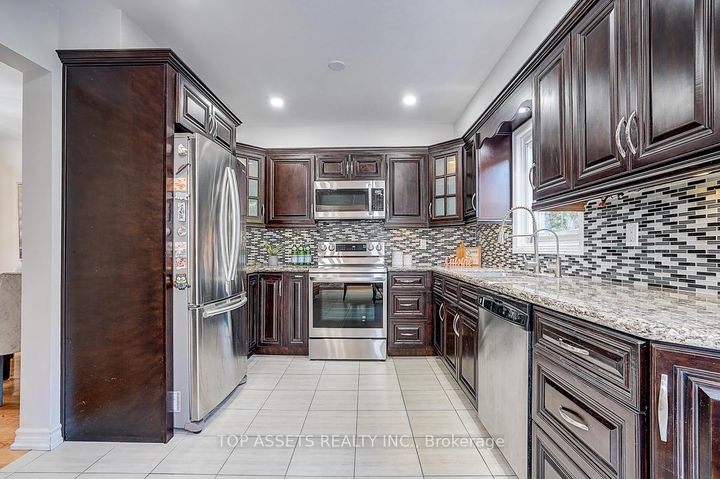 Photo 12 at 88 Darby Court, Rouge E11, Toronto