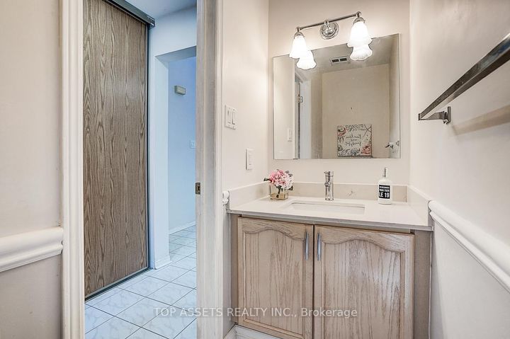 Photo 14 at 88 Darby Court, Rouge E11, Toronto