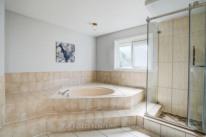 Photo 20 at 88 Darby Court, Rouge E11, Toronto