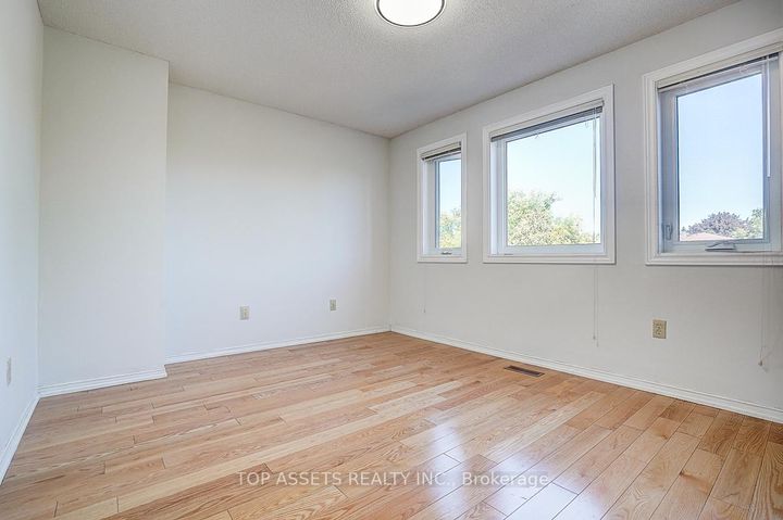 Photo 21 at 88 Darby Court, Rouge E11, Toronto