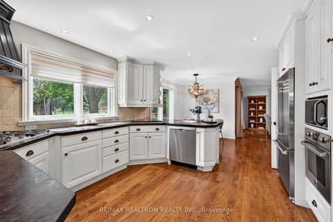 Photo 16 at 2 Aukland Lane, King City, King