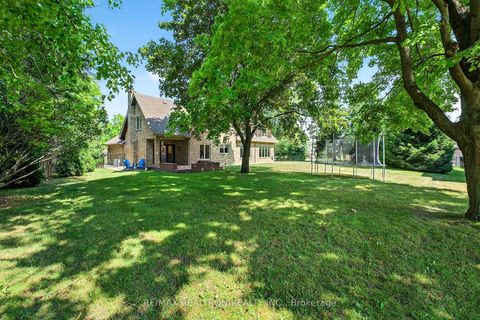 Photo 42 at 2 Aukland Lane, King City, King