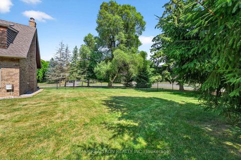 Photo 45 at 2 Aukland Lane, King City, King