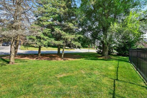 Photo 47 at 2 Aukland Lane, King City, King