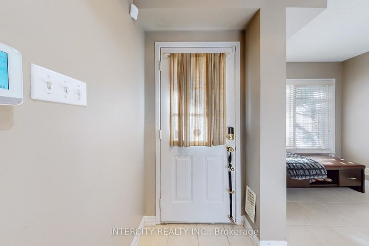 Photo 6 at 29 Birdstone Crescent, Junction Area, Toronto