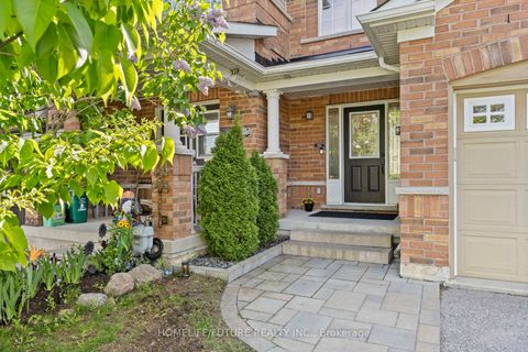 Photo 2 at 1392 Glaspell Crescent, Pinecrest, Oshawa