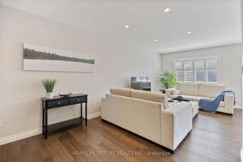 Photo 8 at 1392 Glaspell Crescent, Pinecrest, Oshawa