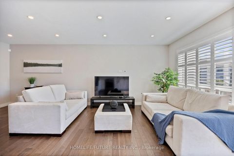 Photo 12 at 1392 Glaspell Crescent, Pinecrest, Oshawa