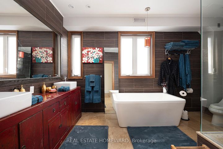 Photo 37 at 2 Park Avenue, The Beaches, Toronto