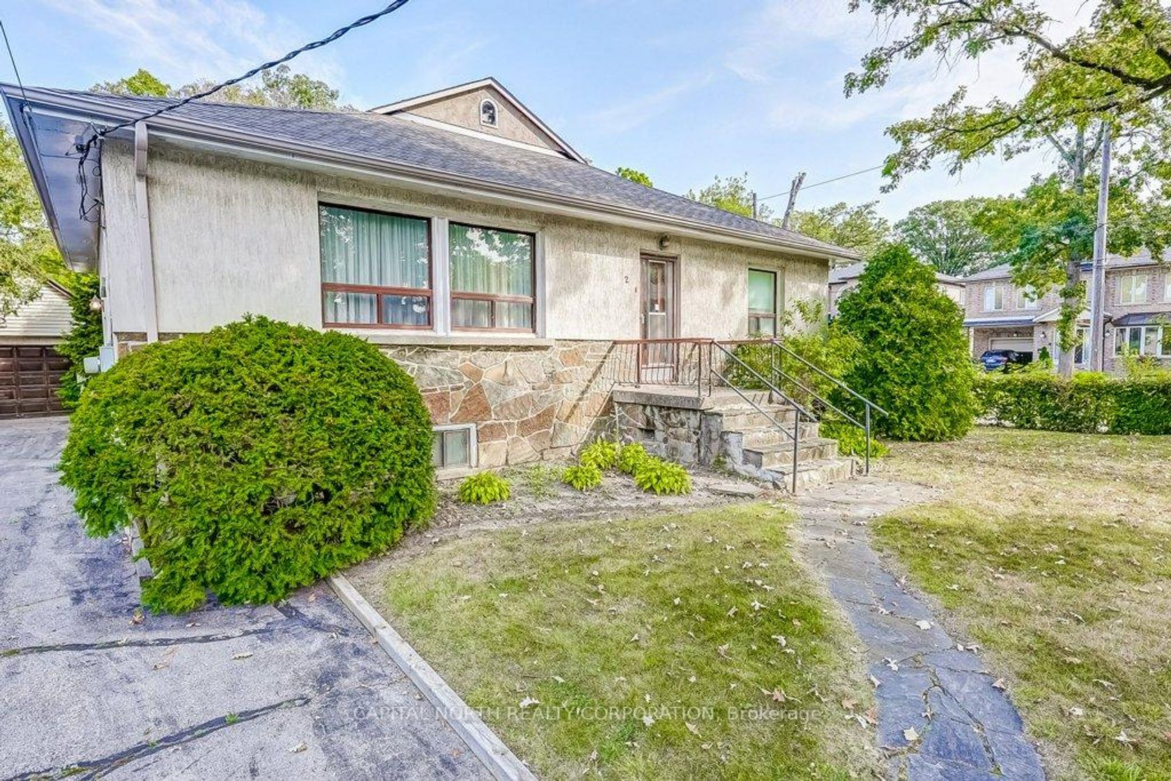 2 Rollet Drive, Maple Leaf, Toronto 