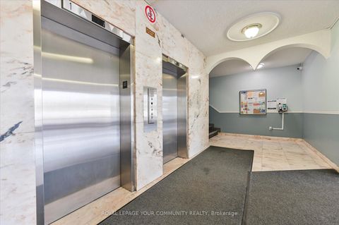 Photo 4 at 612 - 5 Frith Road, Jane Heights, Toronto