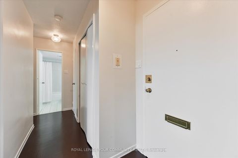 Photo 7 at 612 - 5 Frith Road, Jane Heights, Toronto