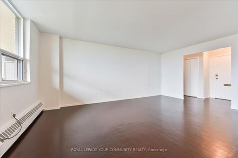 Photo 9 at 612 - 5 Frith Road, Jane Heights, Toronto