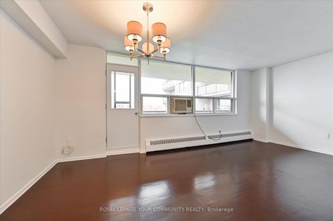 Photo 12 at 612 - 5 Frith Road, Jane Heights, Toronto