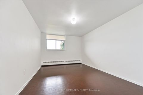 Photo 16 at 612 - 5 Frith Road, Jane Heights, Toronto