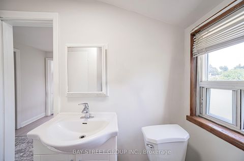 Photo 10 at 1 Datchet Road, CFB, Toronto