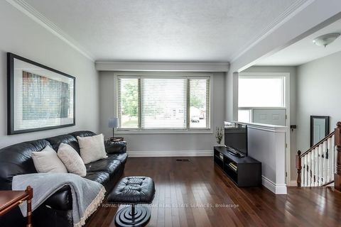 Photo 6 at 541 Sandmere Place, WO West, Oakville