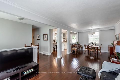 Photo 7 at 541 Sandmere Place, WO West, Oakville