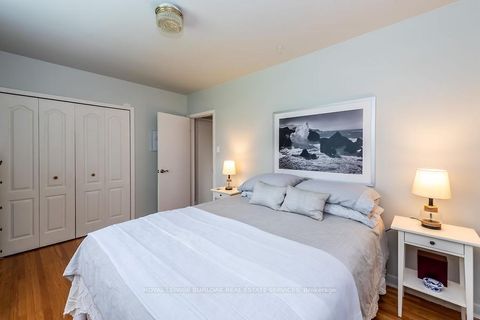 Photo 10 at 541 Sandmere Place, WO West, Oakville